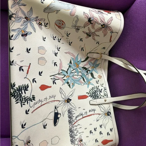 TORY BURCH KERRINGTON TOTE: POETRY OF THINGS